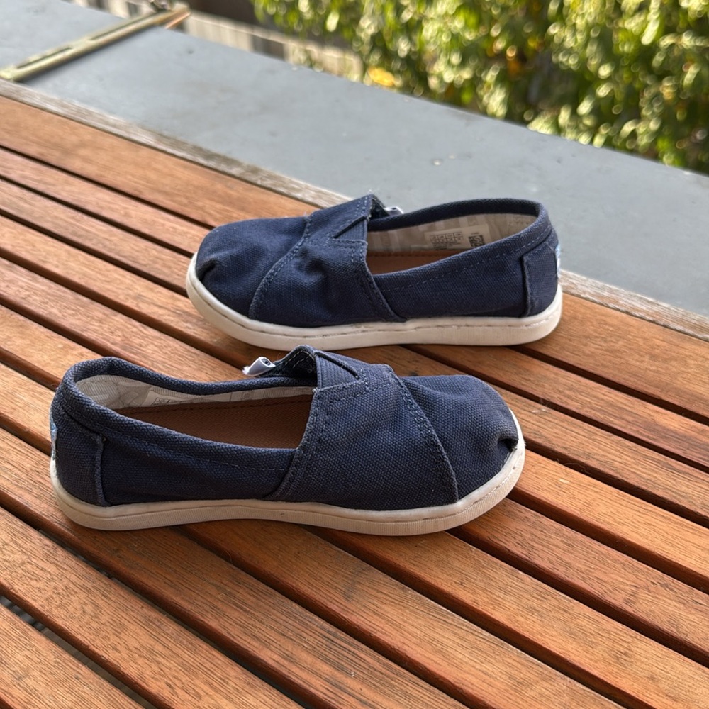 Tom’s Toddler Shoes‎ Unisex Size 9 - Picture 2 of 7